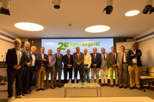 12.-Miembros-del-Consejo-con-Dr-Braun-y-Dr-Ammar-