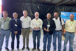 09.-Con-investigadores-del-CIMMYT