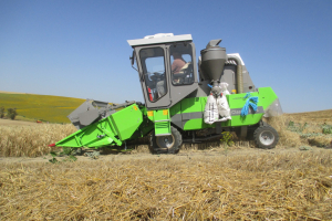 25-Cosechadora-en-Cordoba