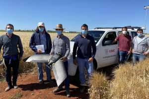 23-Visita-Investigadores-IAS-CSIC-con-su-dron